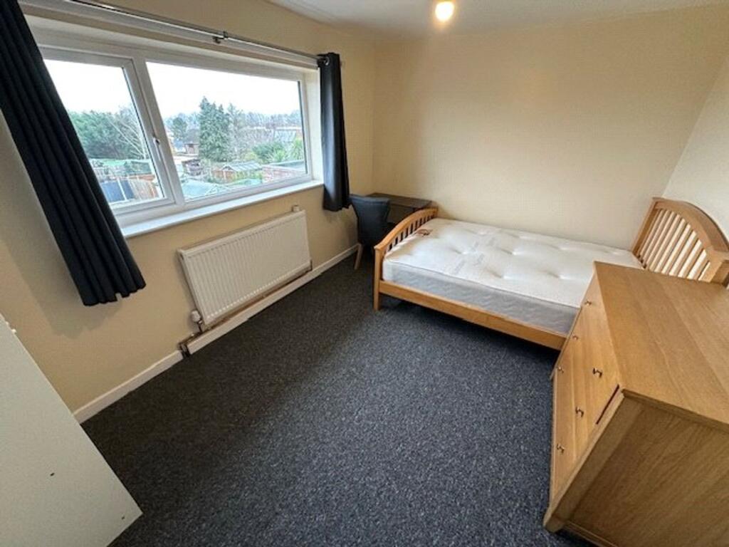 Room E, Manor Road, Arleston TF1 - View 4