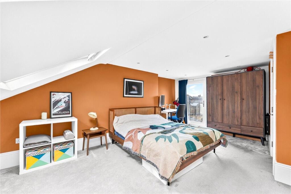 House in London - View 3