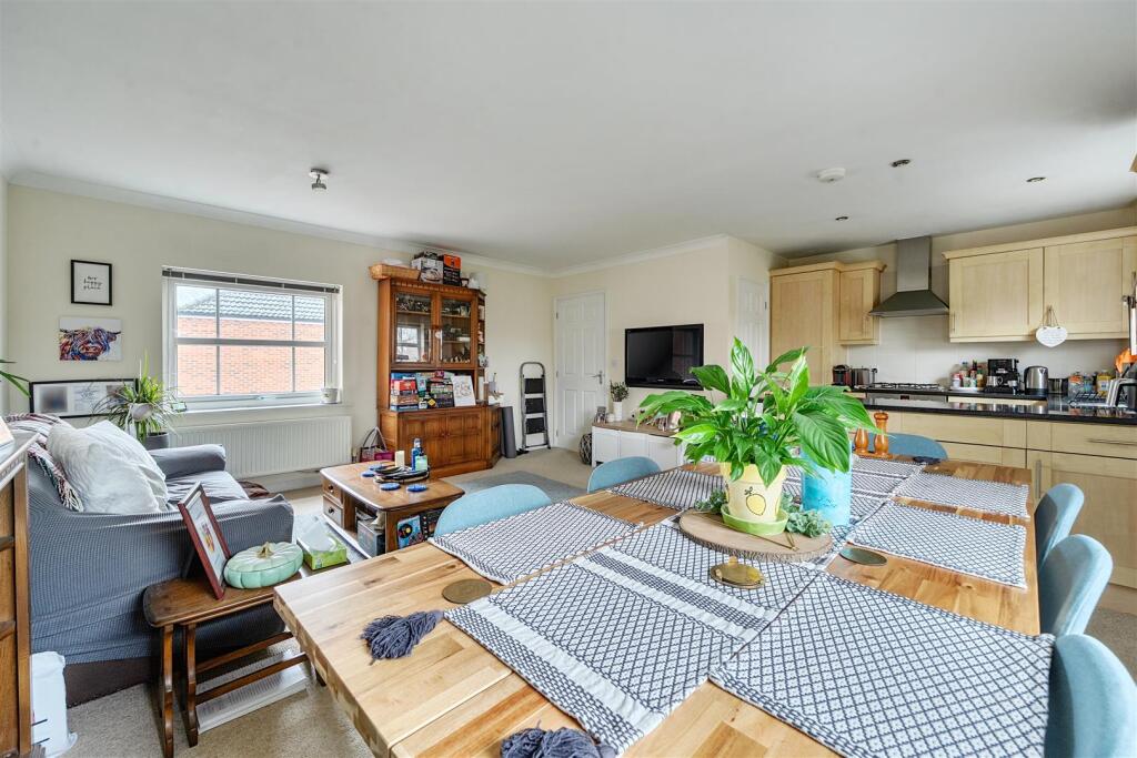 Apartment in Wokingham - View 5