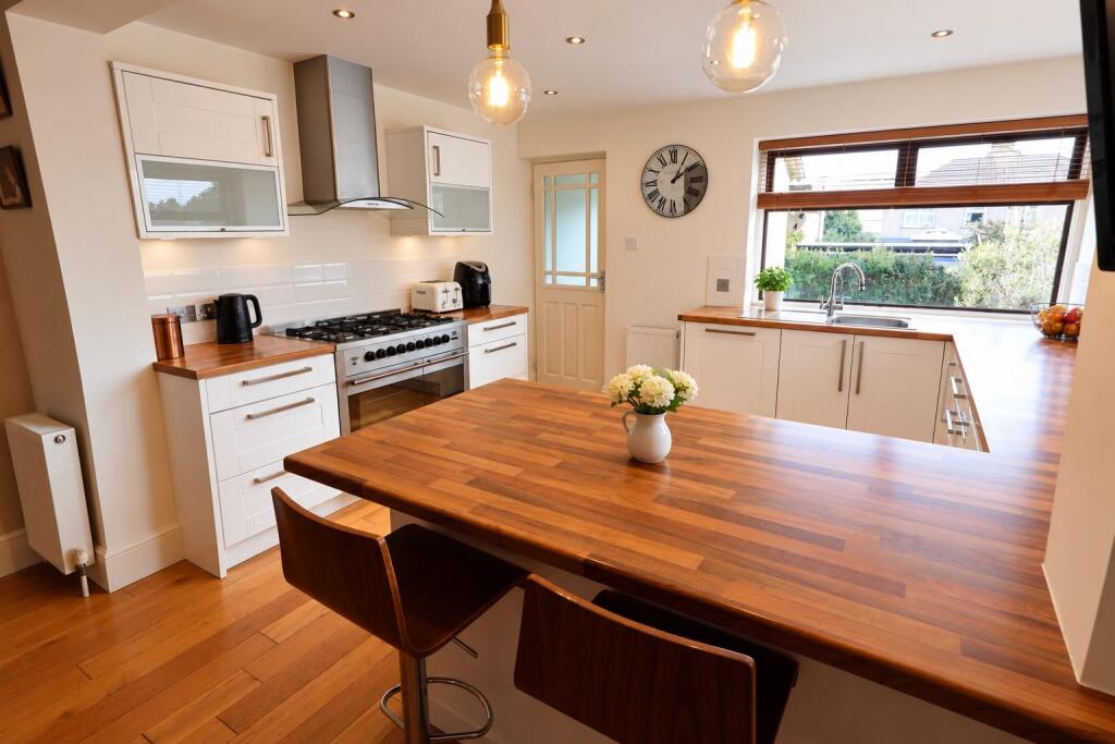 House in Orpington, Poverest, St Mary Cray - View 4