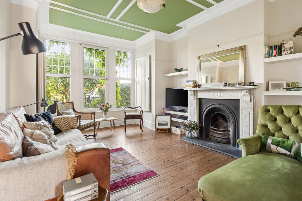 House in London - View 2