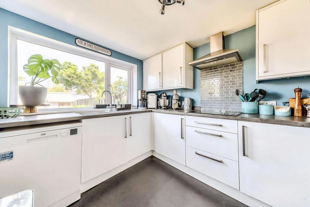 House in Basingstoke and Deane, Basingstoke - More