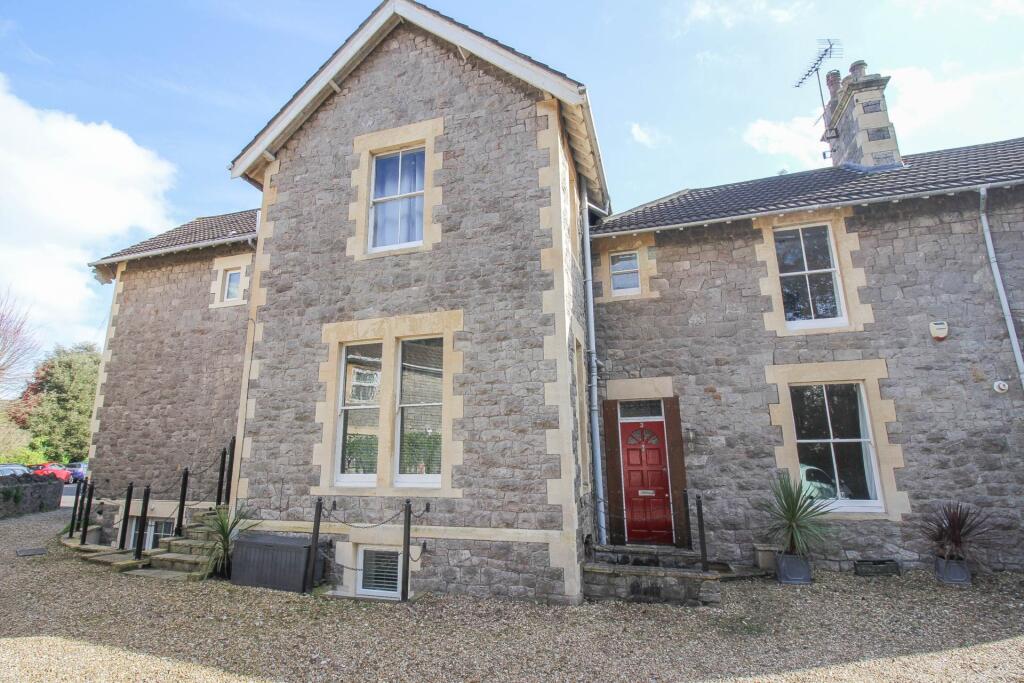 Main image of property: Rocama Terrace**Ideally Located**Close to Train Station** Beautifully Presented**Parking**