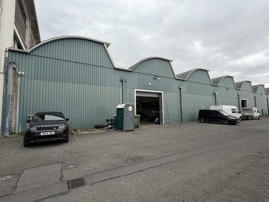 Main image of property: Units 16-20 , Estate Road No 7 , South Humberside Industrial Estate , Grimsby , North East Lincolnshire , DN31 2TP