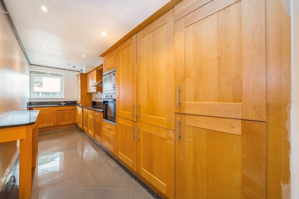 Apartment in London - View 3