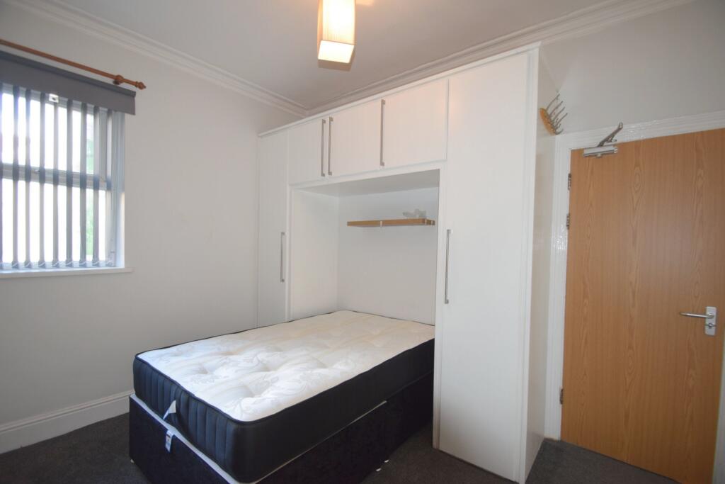 House in Cardiff, Plasnewydd, Roath - More