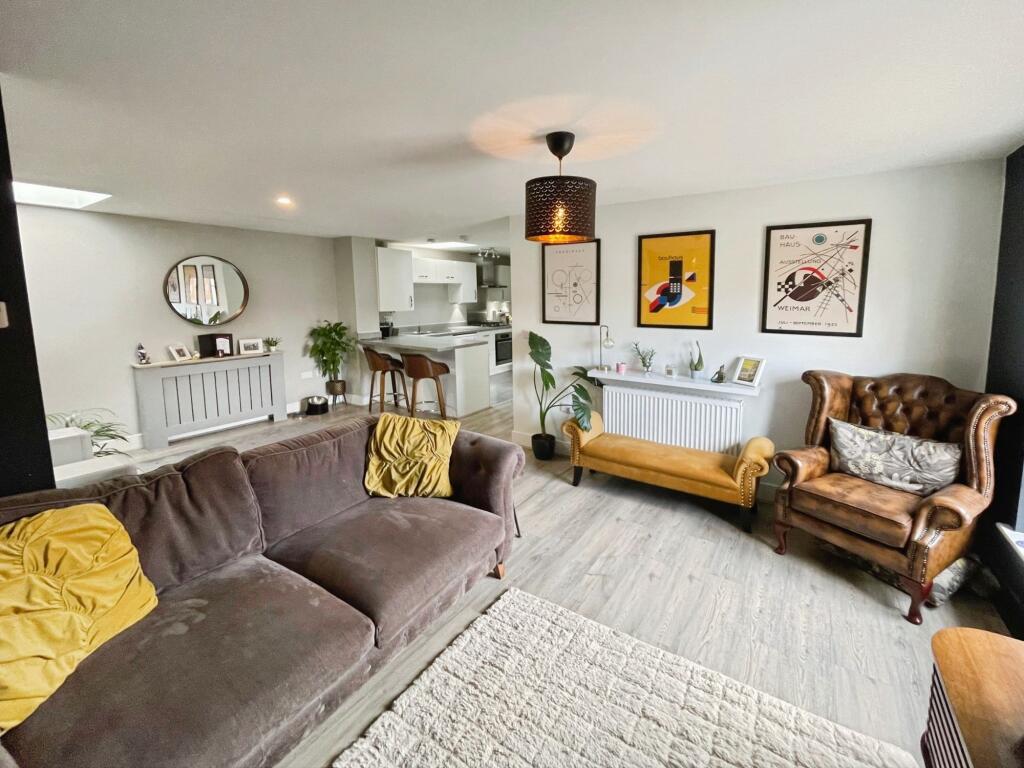 House in Basingstoke and Deane, Longacre, Kempshott Park - View 4