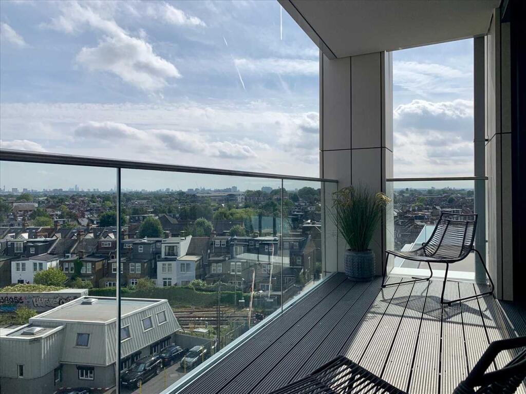 Apartment in London - View 5