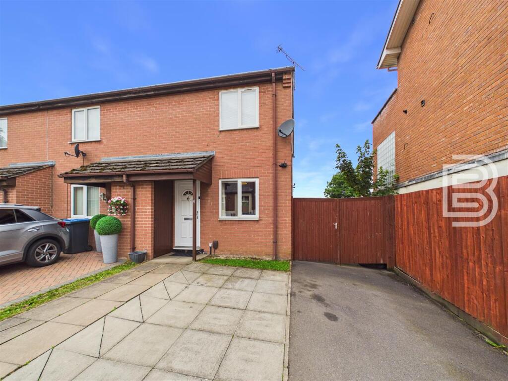 Main image of property: New Street, Rugby