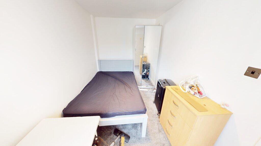 6 bedroom house for rent