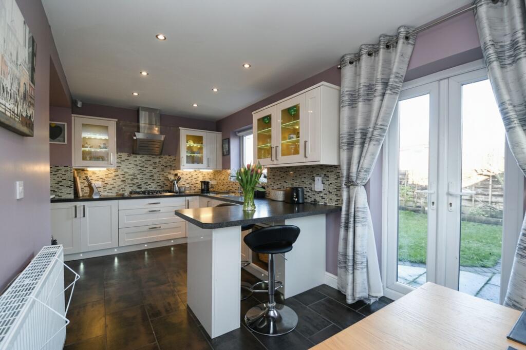 Tyersall Close, Ellesmere Park, M30 photo 3