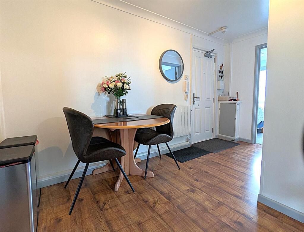 Apartment in Shanklin, Lower Hyde, Luccombe - View 4