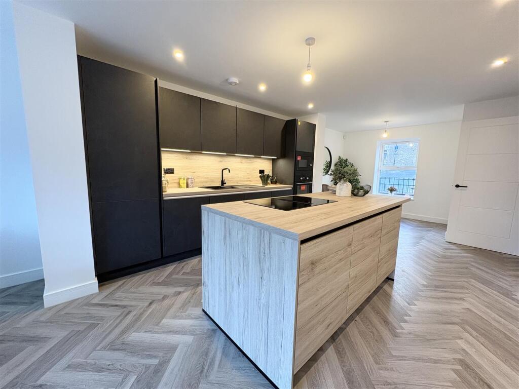 House in Stockport - View 5