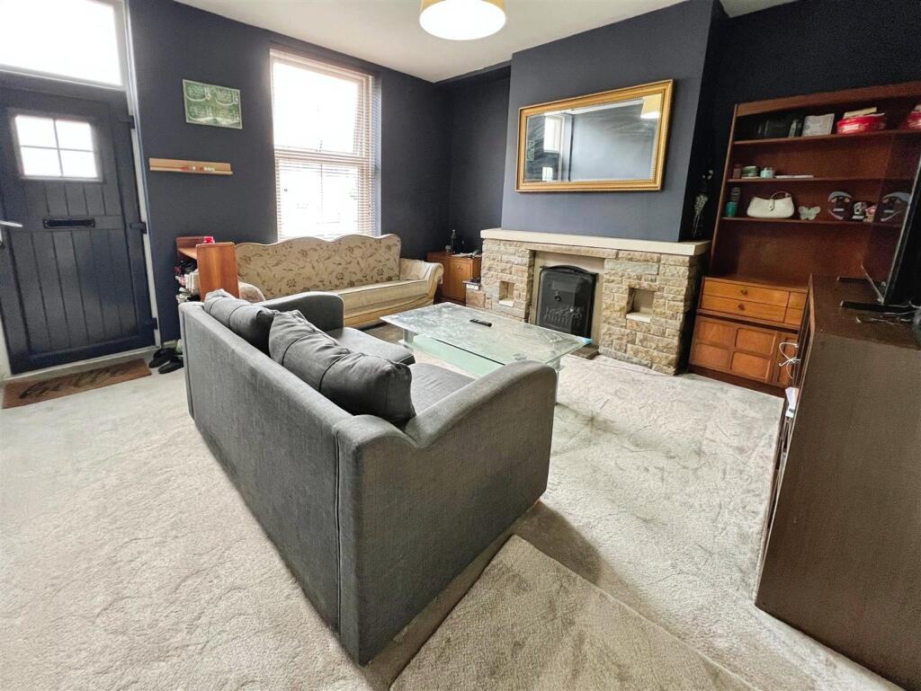 House in Bradford, West Yorkshire - View 3