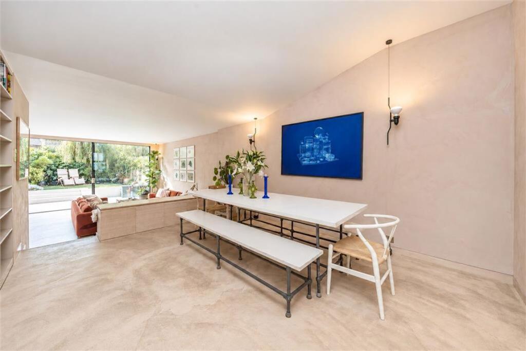 House in London - View 3