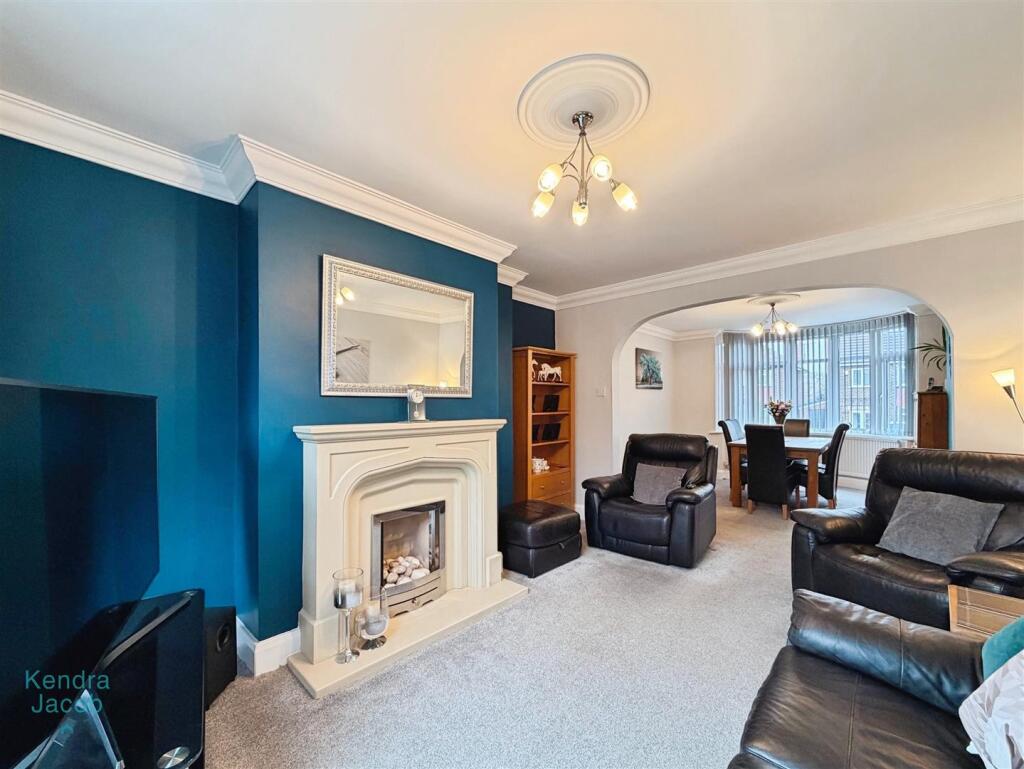 Woodland Drive, Worksop photo 4