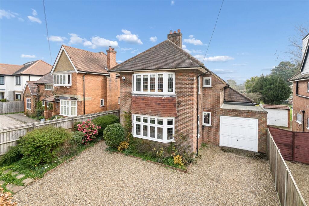 Main image of property: Chalfont Avenue, Little Chalfont, Buckinghamshire, HP6