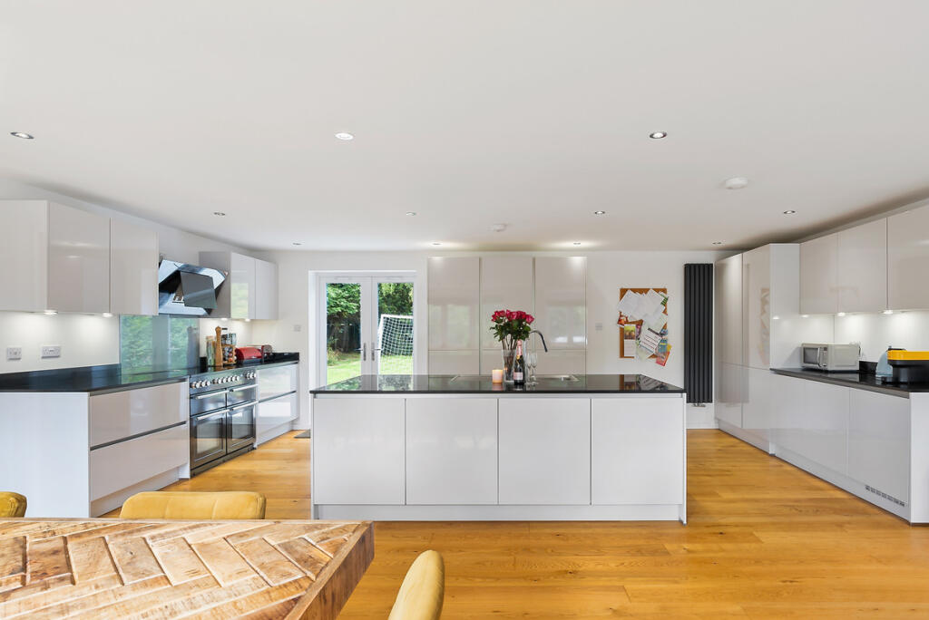 House in Reading, Caversham Heights - View 2