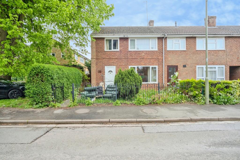 Main image of property: Edmunds Road, BANBURY, Oxfordshire, OX16