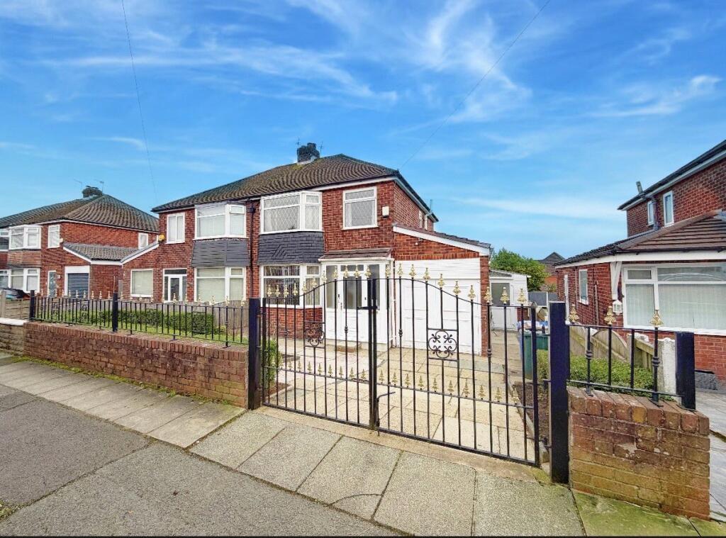Broomfield Crescent, Middleton, Manchester, M24 photo 2