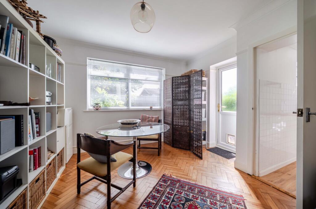 Apartment in Brighton - View 4