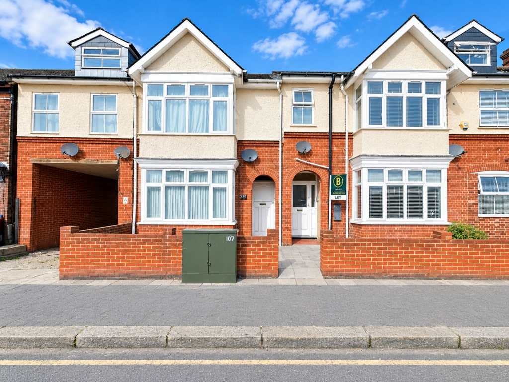 1-bed flat on High Town Road, Luton, LU2, £110,000