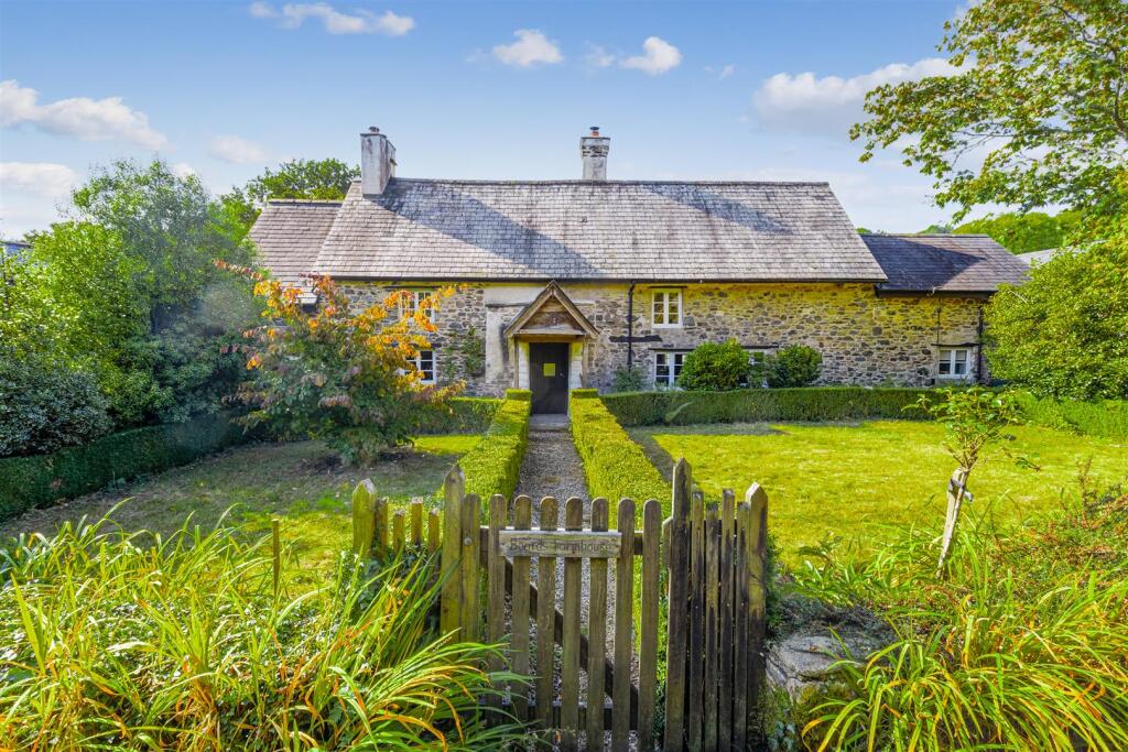 Main image of property: Coombe, Buckfastleigh