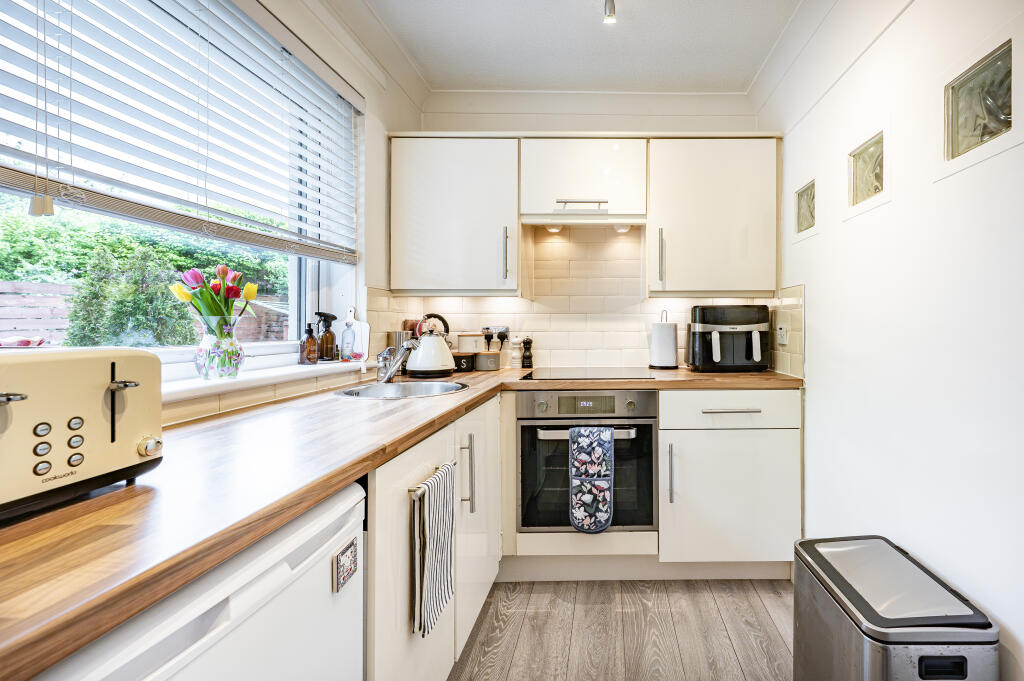 53 Lairds Hill Place, Kilsyth, Glasgow, G65 photo 3