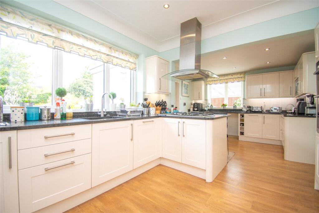 House in Wirral, Liverpool City Region - View 4