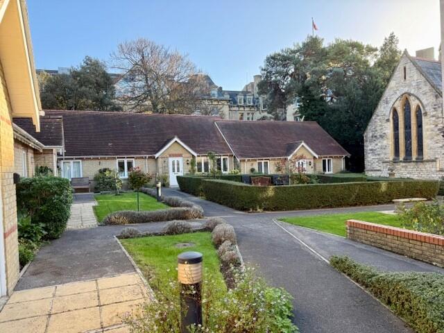 4 Brompton Court, St. Stephens Road, Bournemouth, Dorset, BH2 6JS photo 4