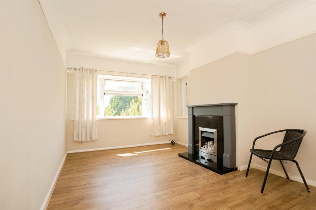 Templeton Avenue, Llanishen, CARDIFF photo 2