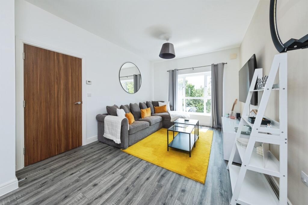 Apartment in Milton Keynes - View 4