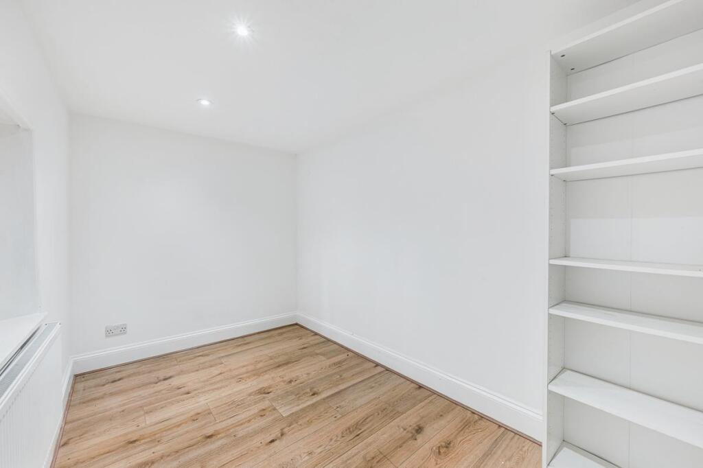 Apartment in London - More