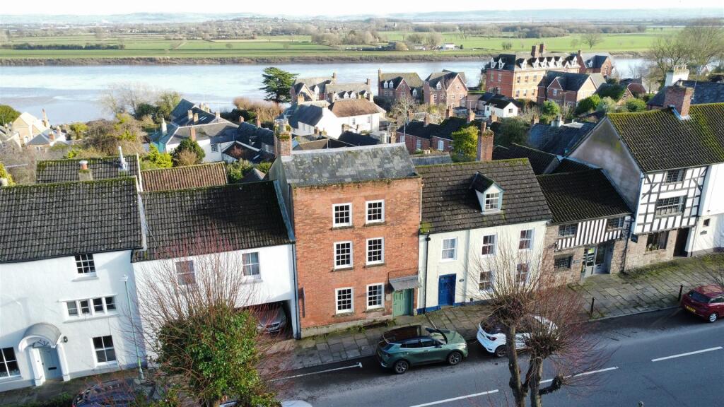 Main image of property: High Street, Newnham