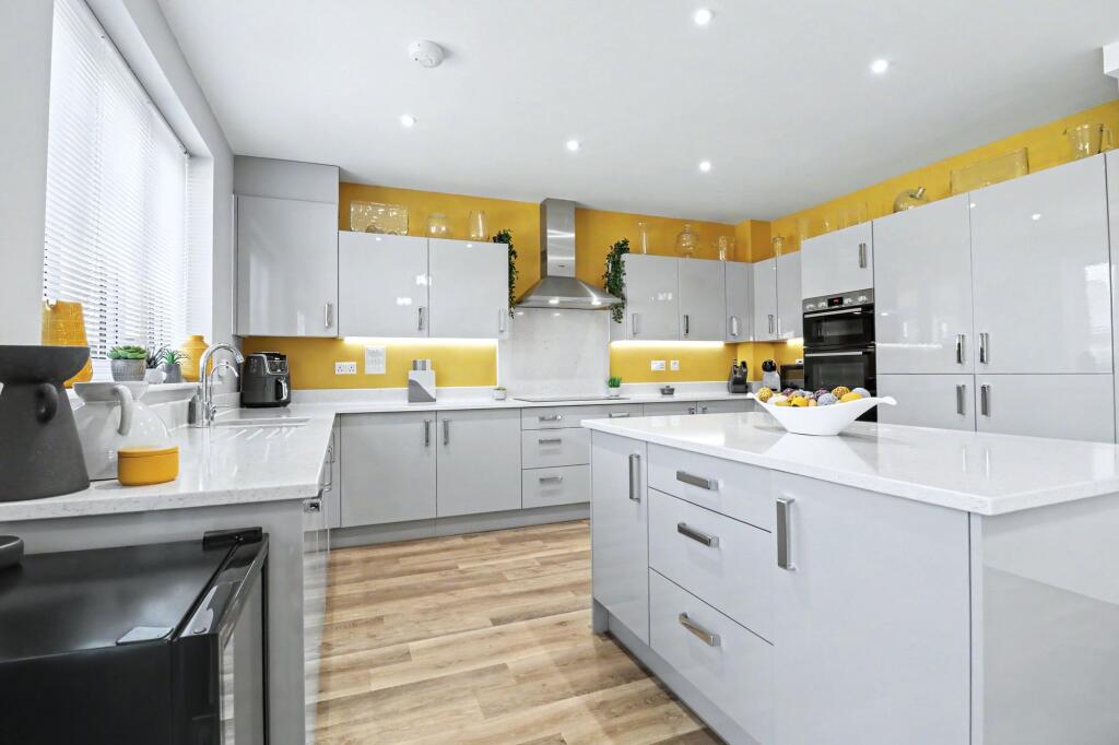 House in Southampton - More