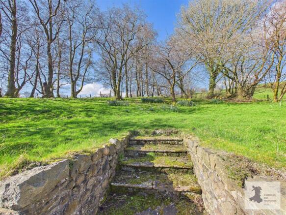 Gardens/woodland