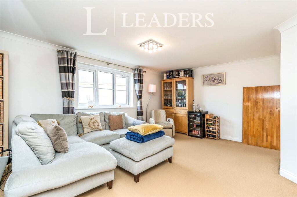 House in Southampton - View 2