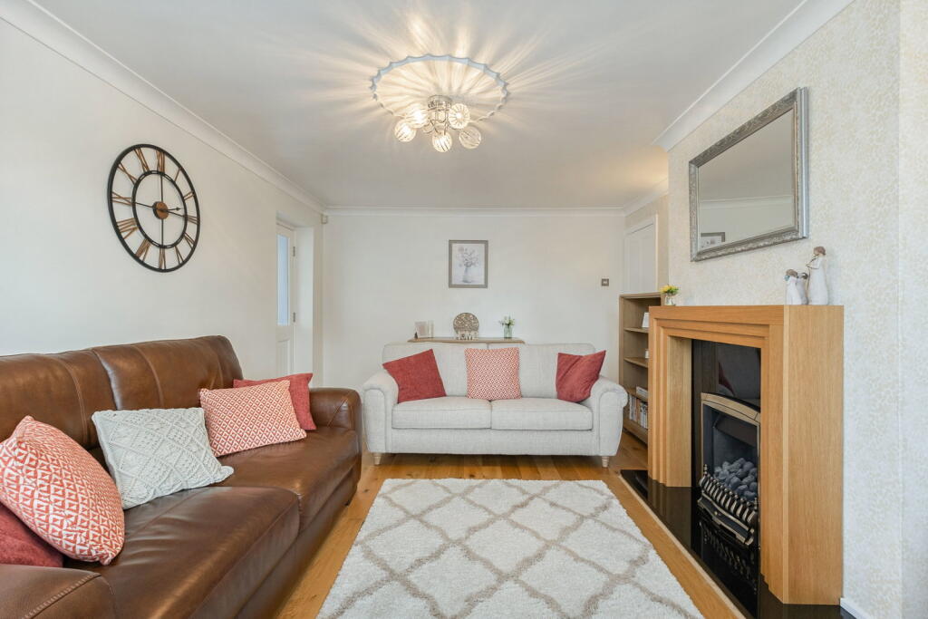 House in Wakefield, Crofton - More