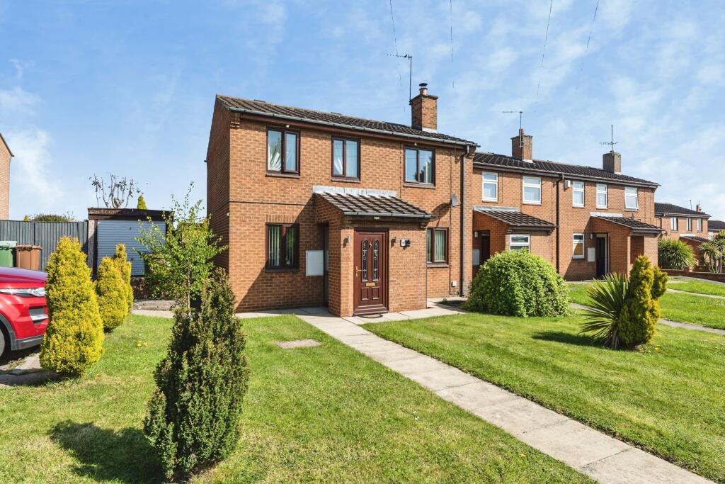 Main image of property: Oak Tree Grove, Pontefract, WF9