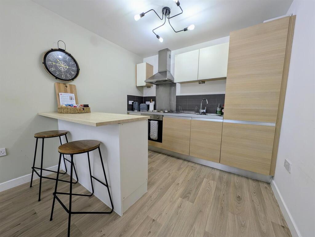 Apartment in Liverpool - More