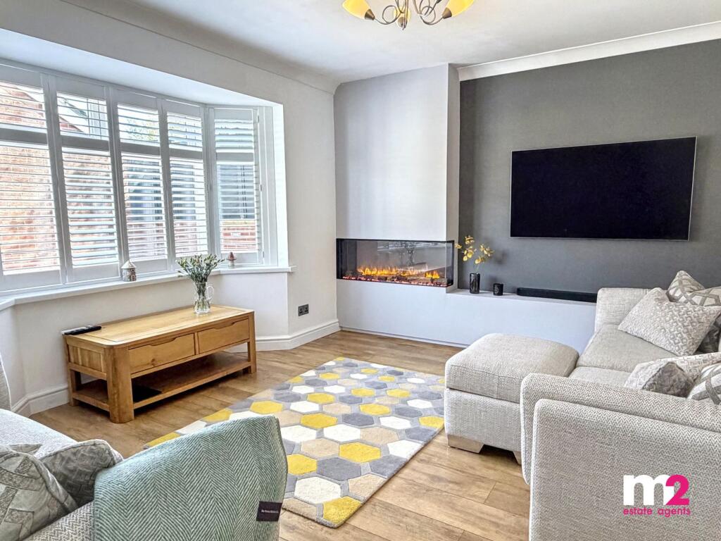 House in Newport - View 4