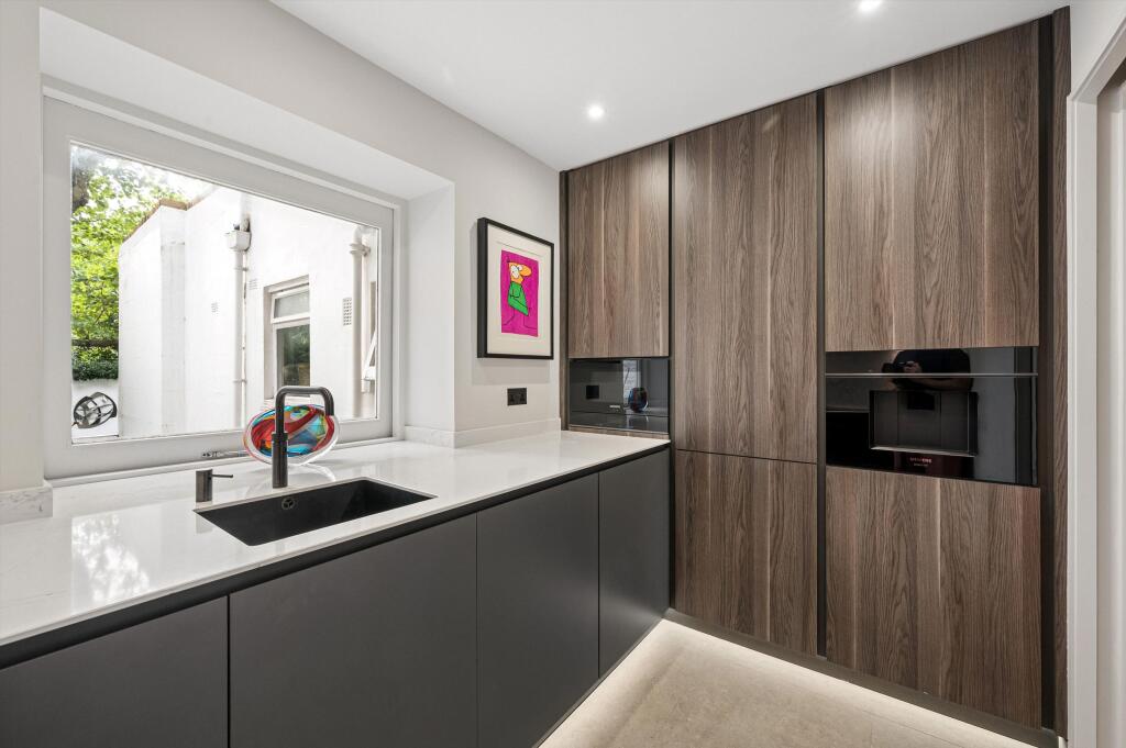 Apartment in London - View 5