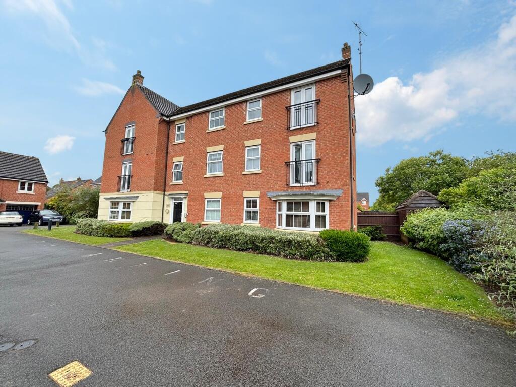 Main image of property: Pitchcombe Close, Redditch, B98 7HS