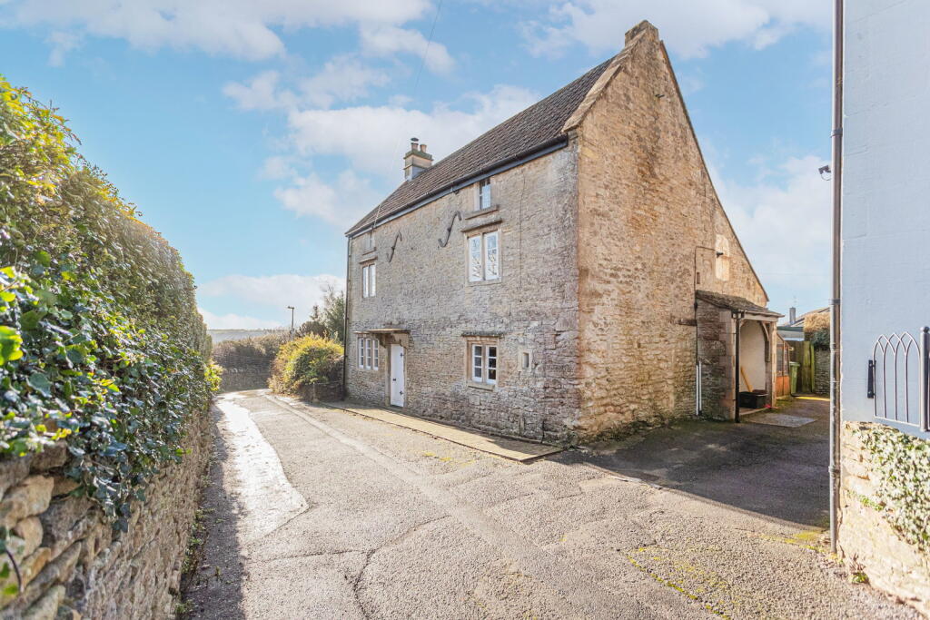 Main image of property: Washmeres, Colerne, Chippenham, Wiltshire, SN14 8DQ