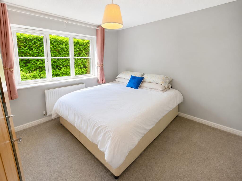 Apartment in Wilmslow, Cheshire East - View 5