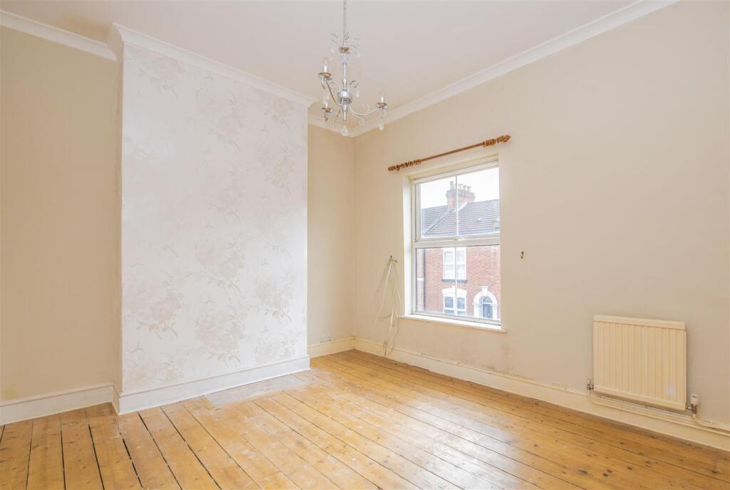 House in Northampton - View 5