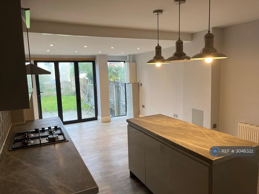 House in Tonbridge - View 4