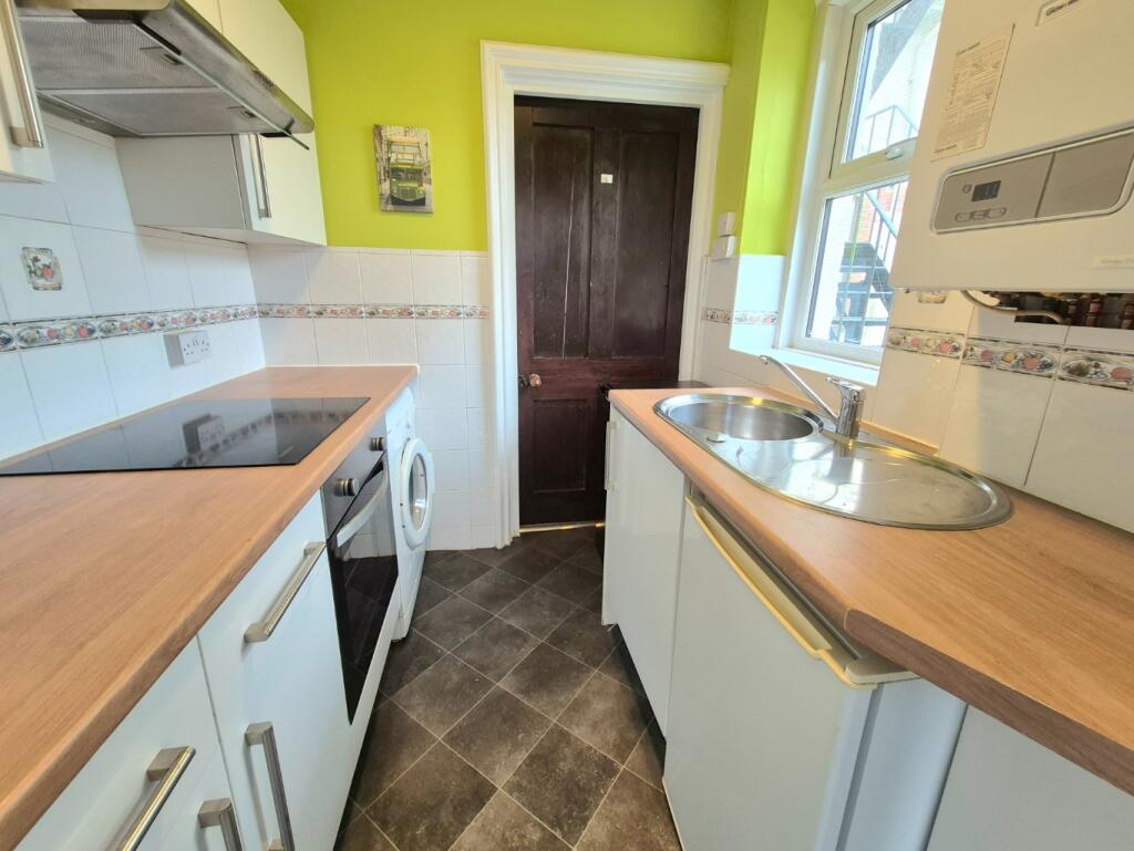 Brinklea, 10 Wimborne Road, Bournemouth, Dorset, BH2 photo 3
