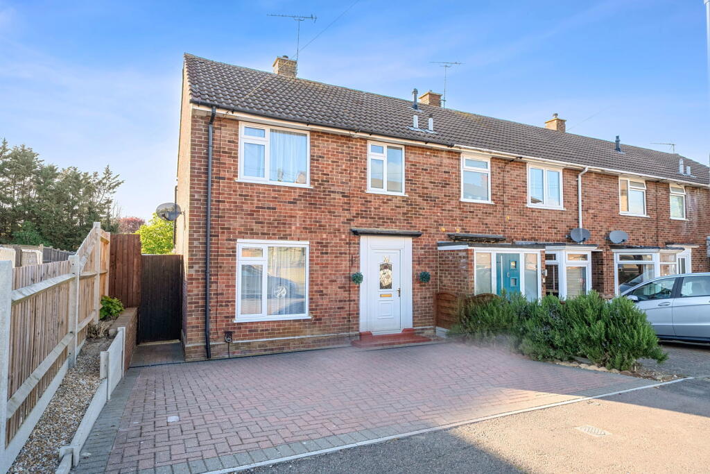 Main image of property: Smart, well presented 2 double bedroom home - CHAIN FREE