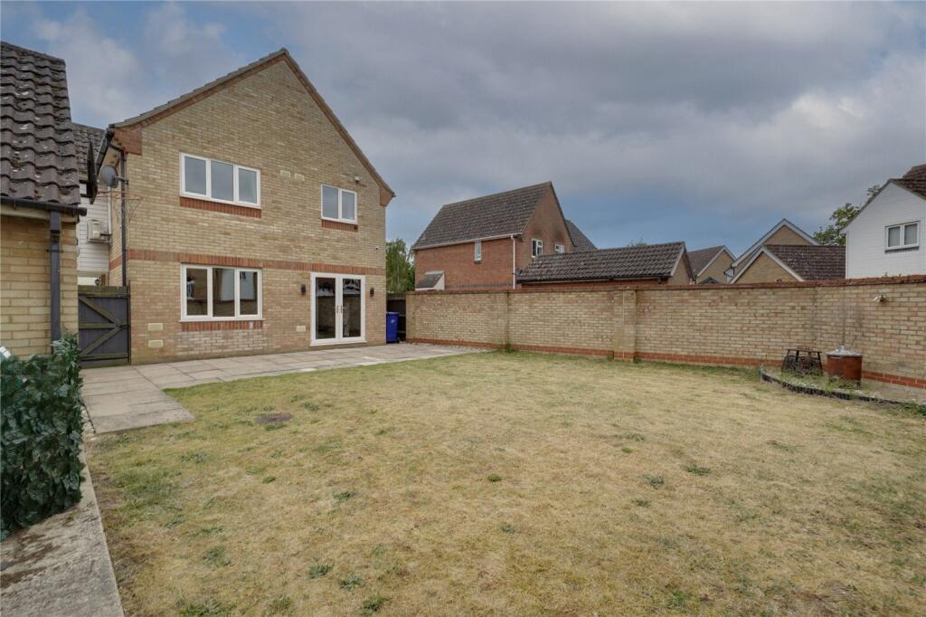 4-bed detached on Kestrel Close, Beck Row, Bury St. Edmunds, Suffolk, IP28, £290,000